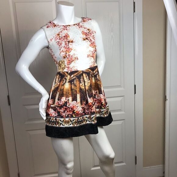 💚 C10- YiYi fashion mini dress - Picture 1 of 4